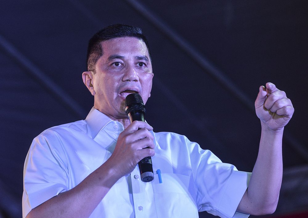 PKR deputy president, Datuk Seri Azmin Ali delivers his speech during the launching of the Wanita Harapan operations room in Bandar Tasik Kesuma, Semenyih February 12, 2019 u00e2u20acu201d Picture by Shafwan Zaidon