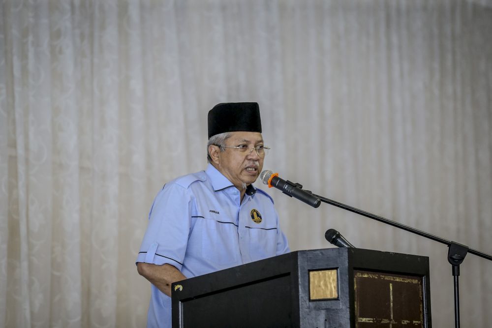 Umno secretary-general Tan Sri Annuar Musa speaks at Dewan Seri Cempaka, Semenyih February 25, 2019. u00e2u20acu201d Picture by Firdaus Latif