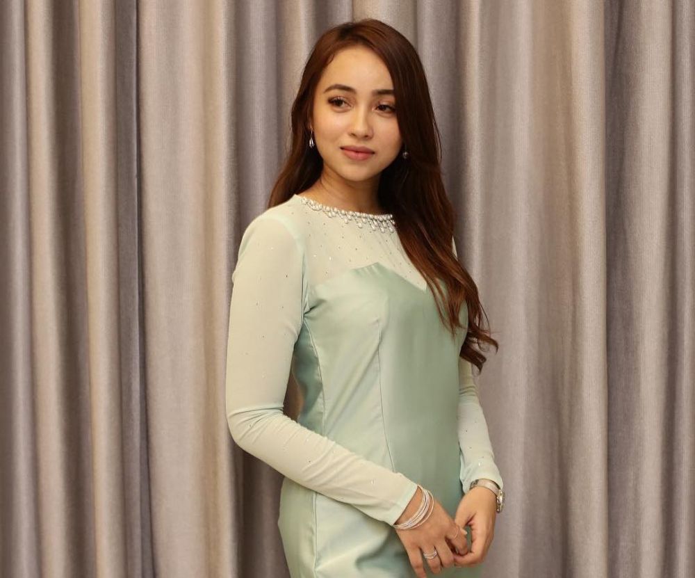 The u00e2u20acu02dcDendam Aurorau00e2u20acu2122 actress admits that what she did was wrong. u00e2u20acu201d Picture via Instagram/oktoviamanrose