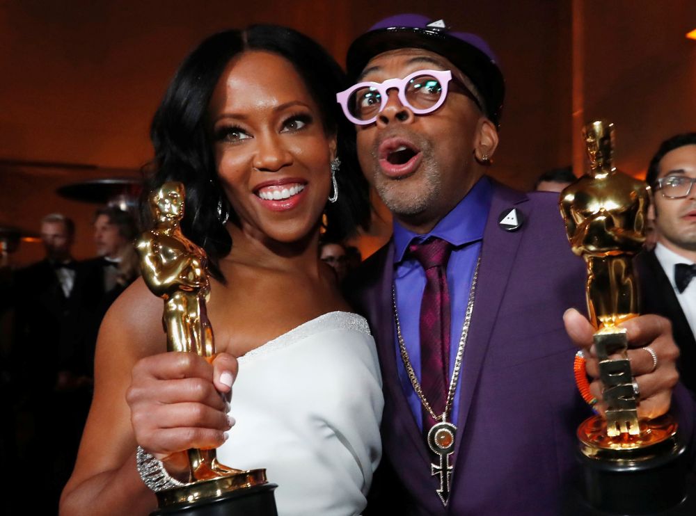 Regina King with her Best Supporting Actress award for u00e2u20acu02dcIf Beale Street Could Talku00e2u20acu2122 and Spike Lee holding his Best Adapted Screenplay award for u00e2u20acu02dcBlacKkKlansmanu00e2u20acu2122 at the Oscars Governors Ball. u00e2u20acu2022 Reuters pic