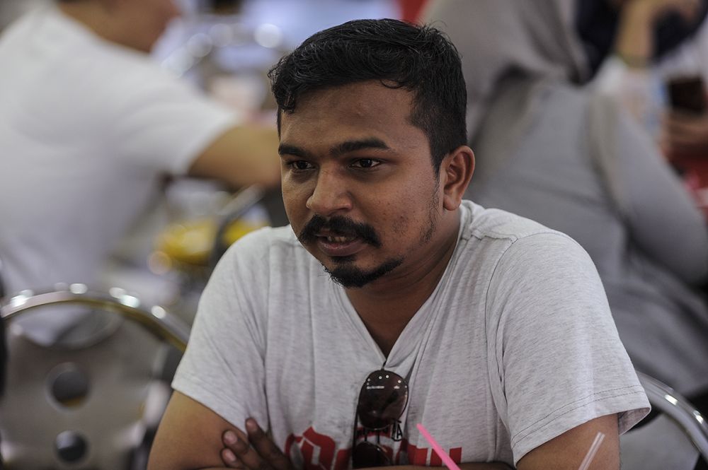 MIC’s Chandrathevan speaks to Malay Mail at Bandar Bukit Mahkota February 23, 2019.