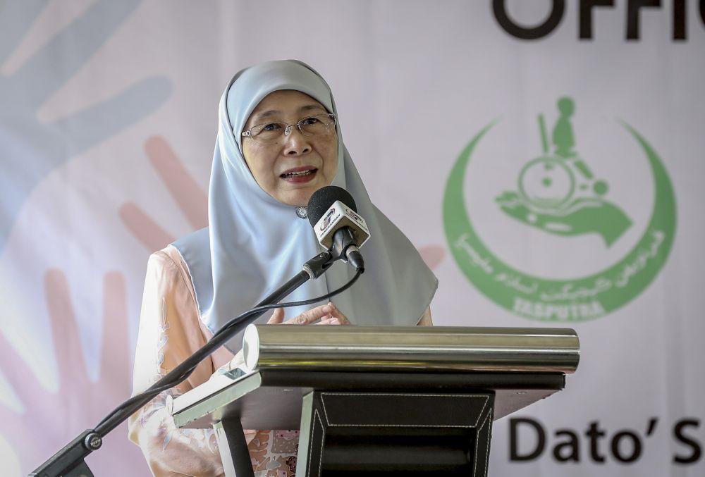 DPM Dr Wan Azizah Wan Ismail speaks during the opening of the Tasputra Malaysian Muslim Welfare Organisation Day Care and Training Centre in Kuala Lumpur February 7, 2019. u00e2u20acu2022 Picture by Firdaus Latif