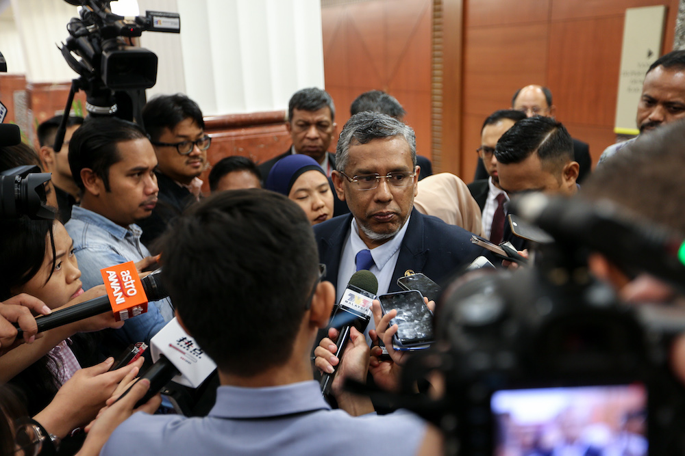 Deputy Minister Hanipa Maidin speaks to reporters at the Parliament lobby in Kuala Lumpur March 14, 2019. u00e2u20acu201d Picture by Ahmad Zamzahuri 