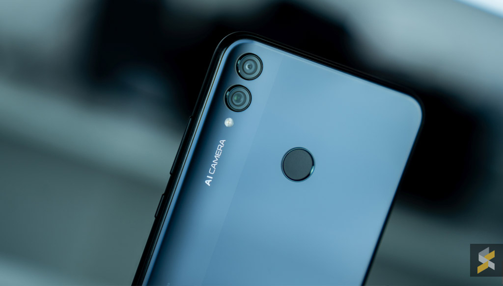 The Honor 8X is getting a RM100 price cut starting March 22, 2019. u00e2u20acu201d Picture by SoyaCincau