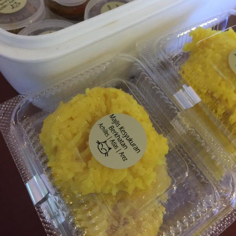 Khairul Faizi Dalaiil ushered in a new stage of life for his pets with great fanfare. u00e2u20acu201d Picture from Twitter/NiniNell