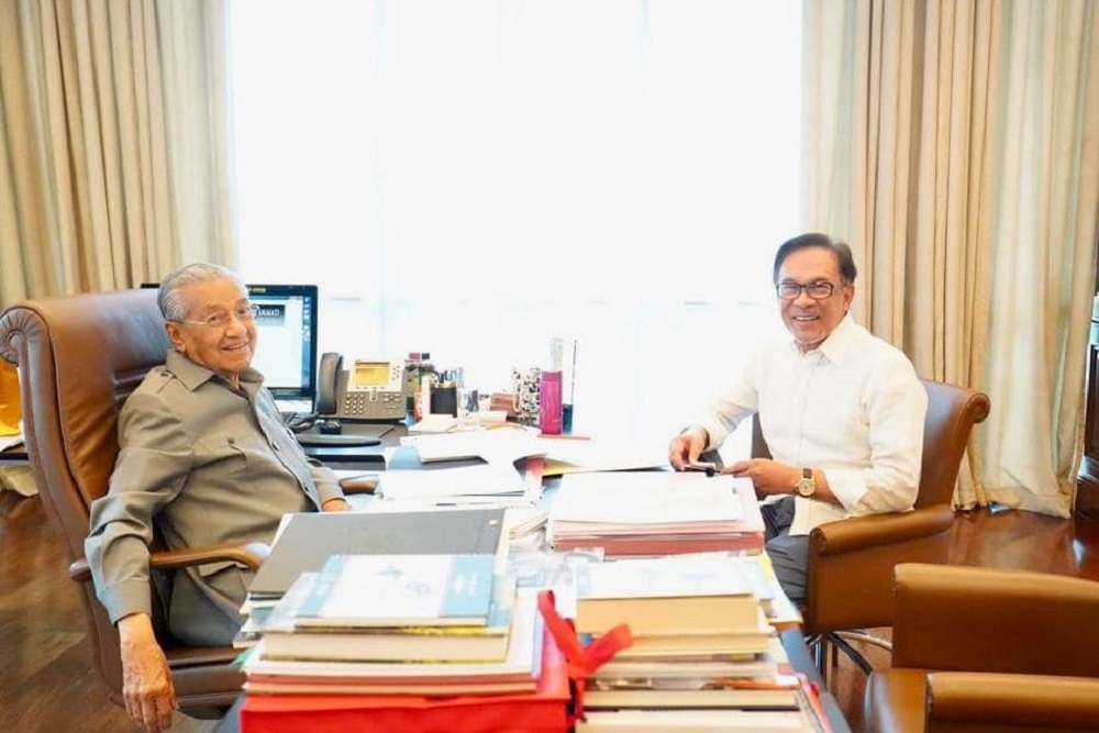 Datuk Seri Anwar Ibrahim and Tun Dr Mahathir Mohamad meeting at the Al-Bukhari Foundation March 1, 2019. u00e2u20acu201d Picture via Facebook/ Anwar Ibrahim