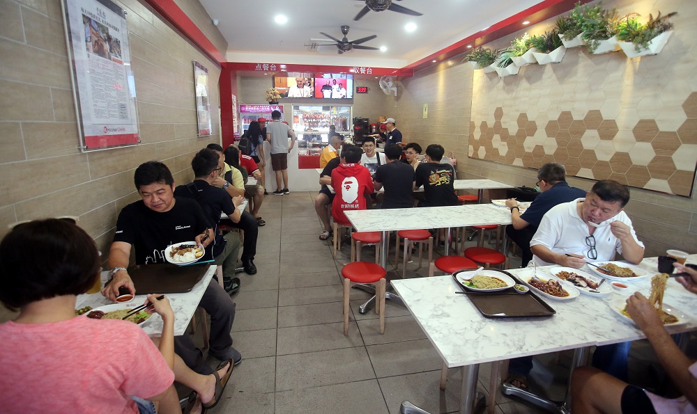 The first Malaysian outpost of the famous Liao Fan Hawker Chan is in Ipoh... the hometown of the chef! 
