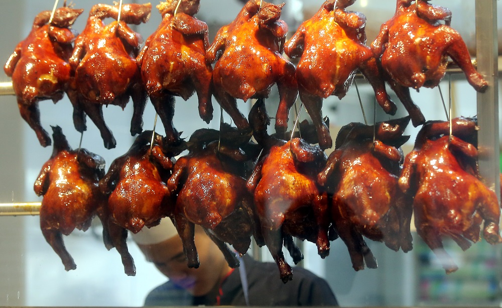 And here are the famous braised chickens used in Liao Fan Hawker Chan’s chicken rice. 