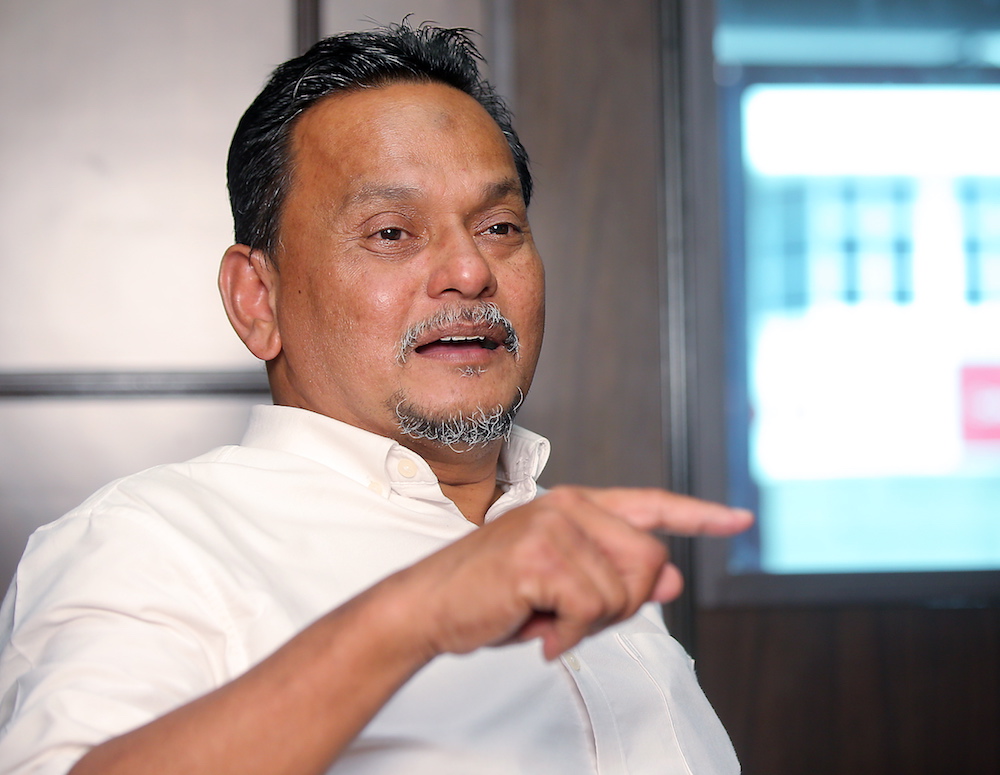 Mohd Anuar Zakaria speaks to reporters in Ipoh March 20, 2019. u00e2u20acu201d Picture by Farhan Najib