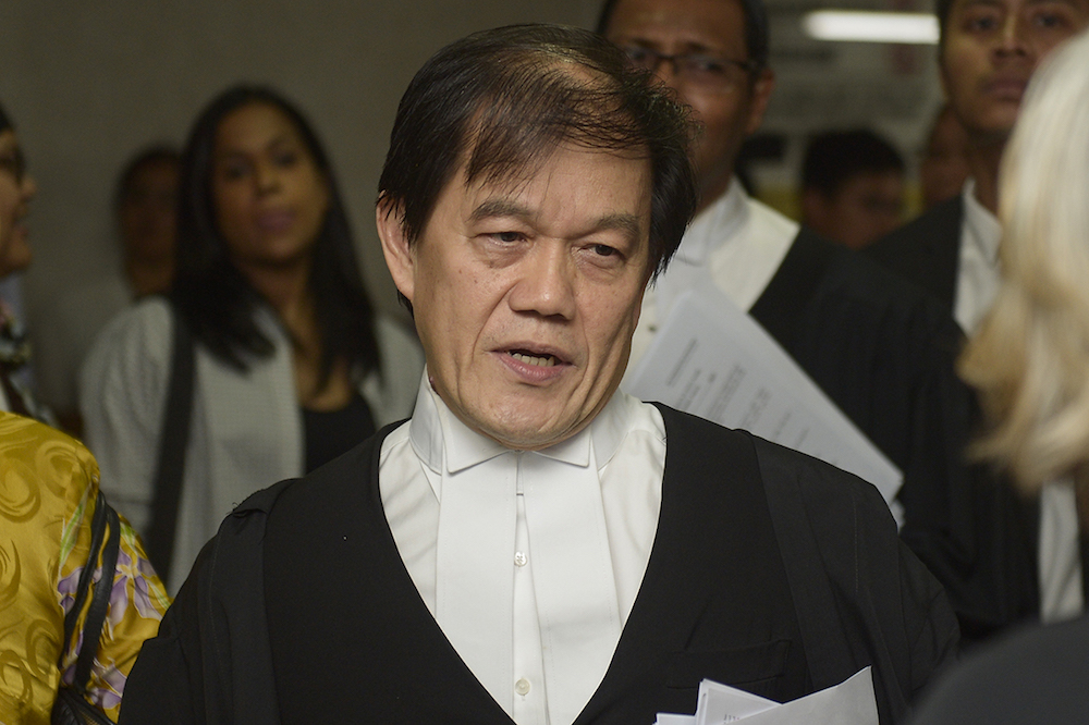 Azlan agreed with lawyer Hisyam Teh Poh Teik’s (pic) suggestion that these payments were all ‘above board’ and ‘open payments’ as they were made payable to lawyers who would be expected to issue receipts. — Picture by Mukhriz Hazim