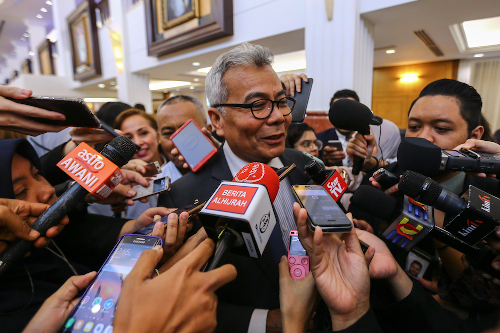 Datuk Seri Mohd Redzuan Md Yusof speaks to reporters in Parliament Kuala Lumpur March 28, 2019. u00e2u20acu201d Picture by Hari Anggara