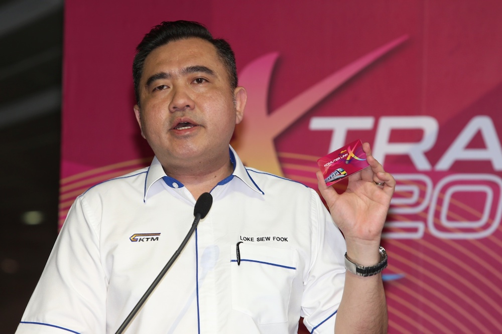Anthony Loke launches u00e2u20acu02dcXtra20 and Myrailtimeu00e2u20acu2122 at KL Sentral in Kuala Lumpur March 31, 2019. u00e2u20acu201d Picture by Choo Choy May