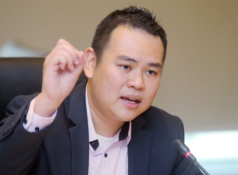 Perak Corporation Berhad audit committee chairman Chong Zhemin speaks to reporters during a press conference at Hotel Casuarina Meru, Ipoh March 27, 2019. u00e2u20acu201d Picture by Farhan Najib