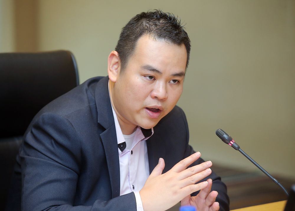 Perak Corporation Berhad audit committee chairman Chong Zhemin speaks to reporters during a press conference at Hotel Casuarina Meru, Ipoh March 27, 2019. u00e2u20acu201d Picture by Farhan Najib
