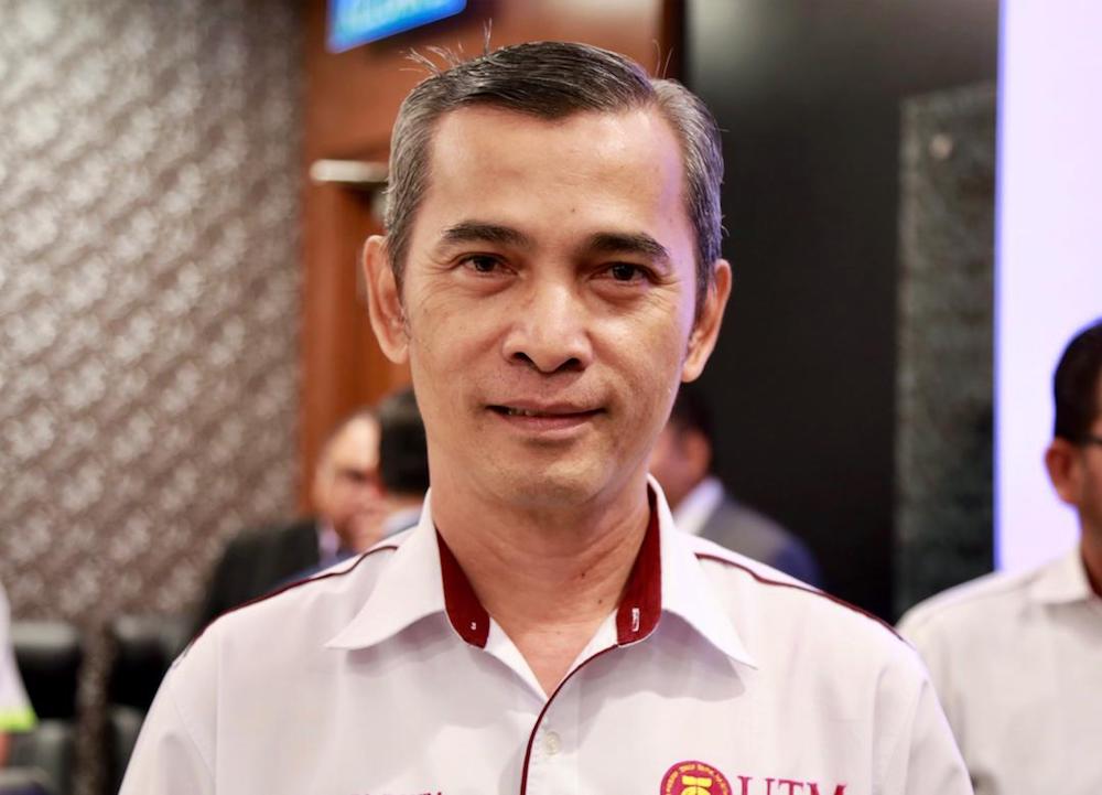 Prof Abdull Rahim Mohd Yusoff, who is a Universiti Teknologi Malaysia (UTM) science faculty dean, urged the government to establish a standard operating procedure (SOP) for dealing with hazardous chemical disasters. u00e2u20acu201d Picture by Roysten Rueben