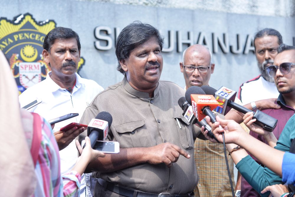 Former Sg Siput division head M. Lokanathan speaks to reporters at the Malaysia Anti-Corruption Commission headquarters in Putrajaya March 8, 2019. u00e2u20acu2022 Picture by Shafwan Zaidon