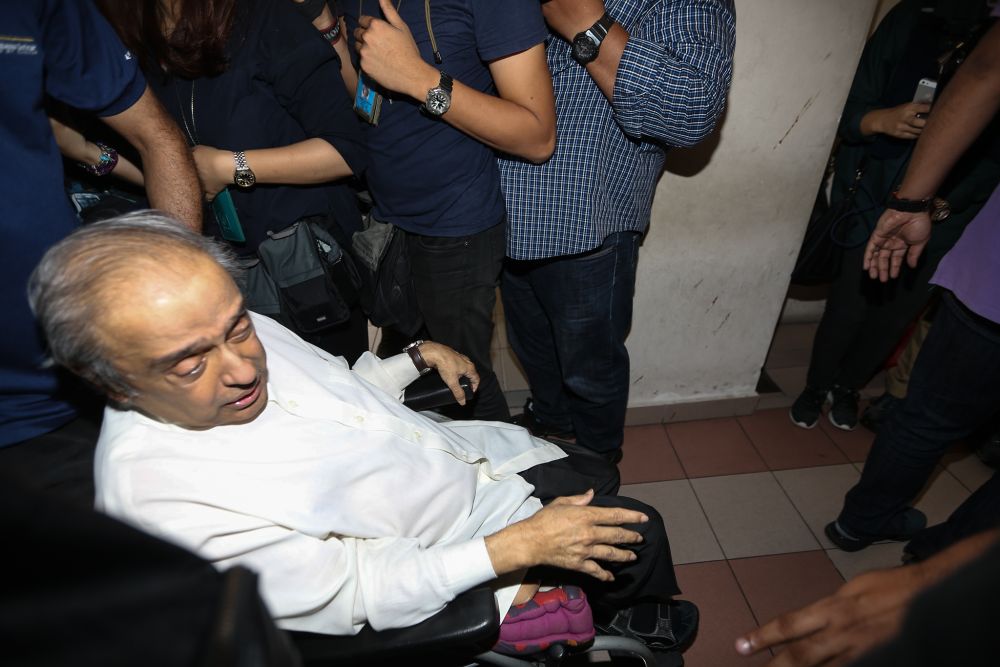 Samirah Muzaffar's father Chandra Muzaffar arrives at the Petaling Jaya Magistrate's Court March 4, 2019. — Picture by Ahmad Zamzahuri