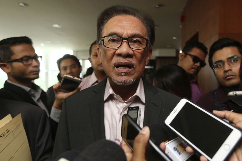 Datuk Seri Anwar Ibrahim speaks to reporters at Parliament in Kuala Lumpur March 5, 2019. u00e2u20acu201d Picture by Yusof Mat Isa