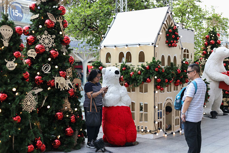 Christmas time draws the crowds, especially at Bangkok’s many shopping malls.