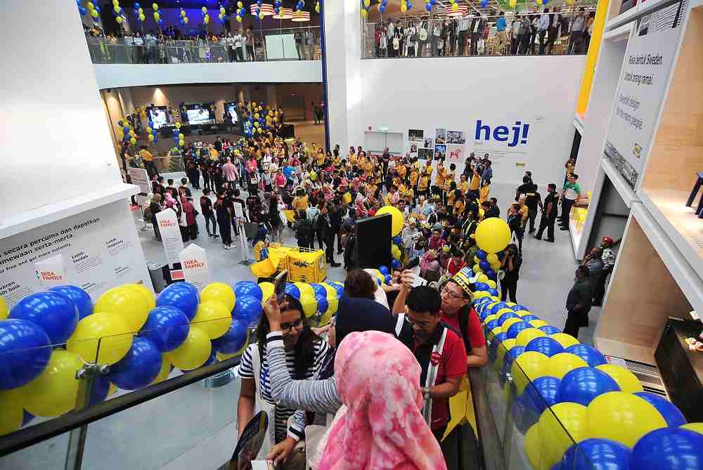 Ikea Batu Kawan saw 32,000 meatballs and 23,000 curry puffs sold on opening day alone. — Bernama pic
