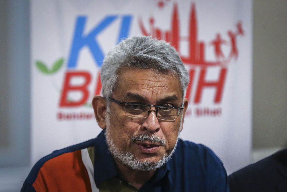 Federal Territories Minister Khalid Abdul Samad speaks during a press conference at JW Marriot Hotel, Kuala Lumpur March 14, 2019. u00e2u20acu201d Picture by Firdaus Latifnn