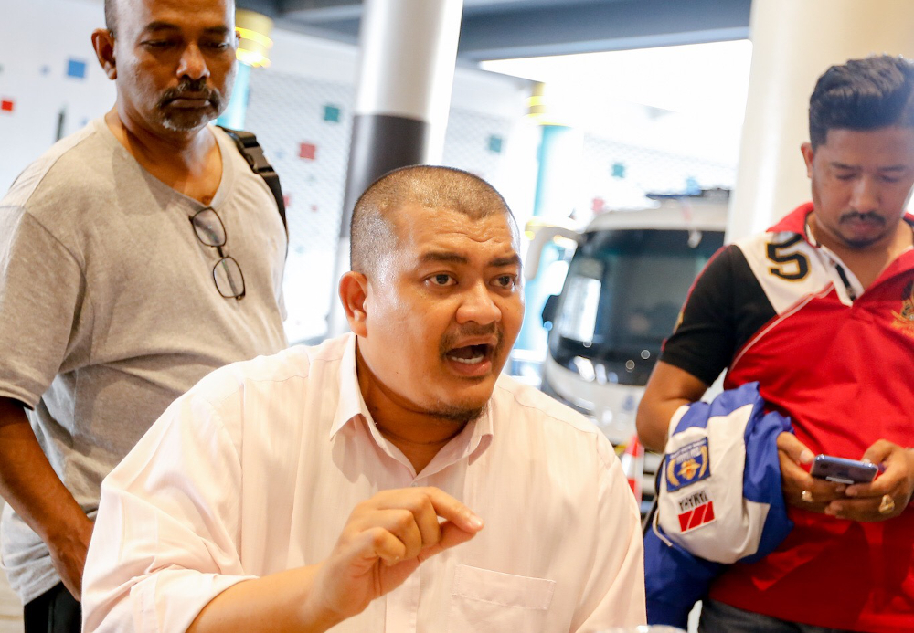 Persatuan Kebajikan Surplus Pulau Pinang chairman Mohd Sophian Mohd Zain said state must provide alternative housing for the families. u00e2u20acu201d Picture by Sayuti Zainudin