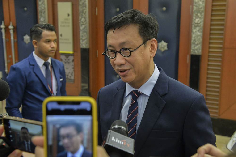 Subang MP Wong Chen speaks to reporters at Parliament, March 18, 2019. u00e2u20acu2022 Picture by Hari Anggara