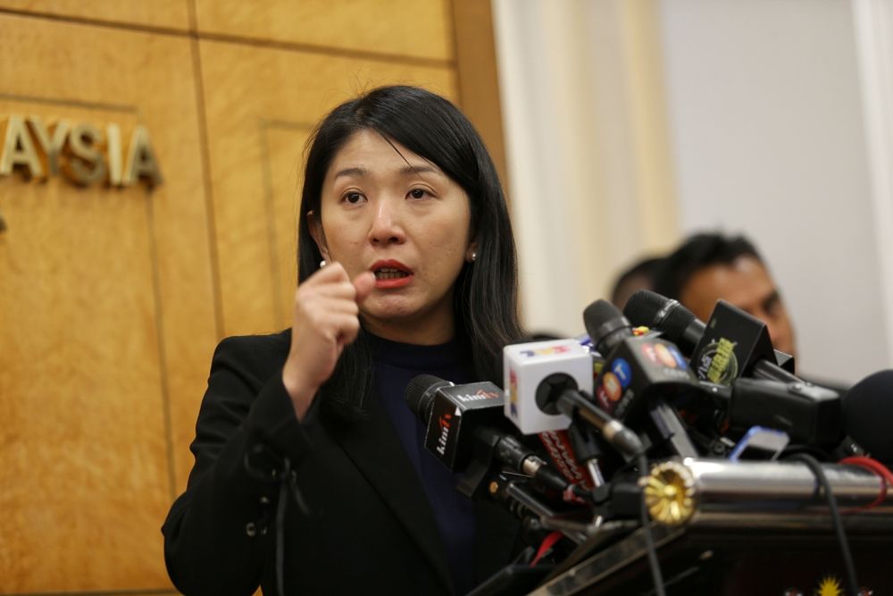 Energy, Technology, Science, Climate Change and Environment Minister Yeo Bee Yin speaks to reporters at the Parliament lobby in Kuala Lumpur March 14, 2019. u00e2u20acu201d Picture by Ahmad Zamzahuri