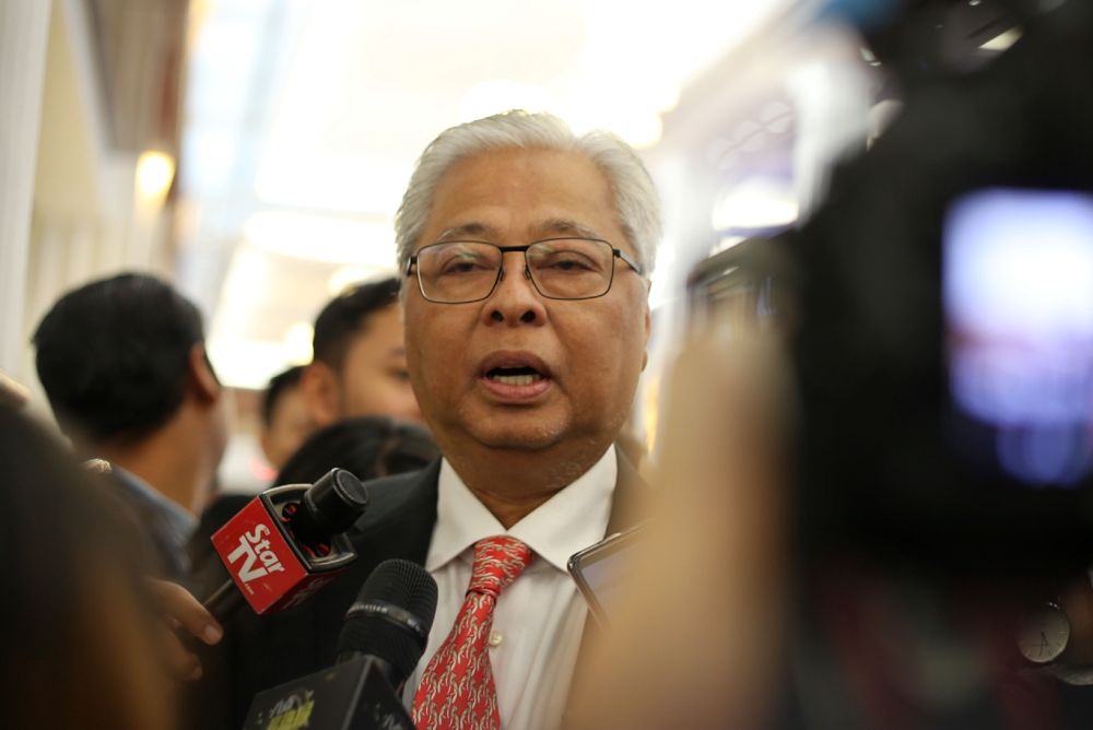 Datuk Seri Ismail Sabri Yaakob speaks to reporters at the Parliament lobby in Kuala Lumpur March 14,2019. u00e2u20acu201d Picture by Ahmad Zamzahuri