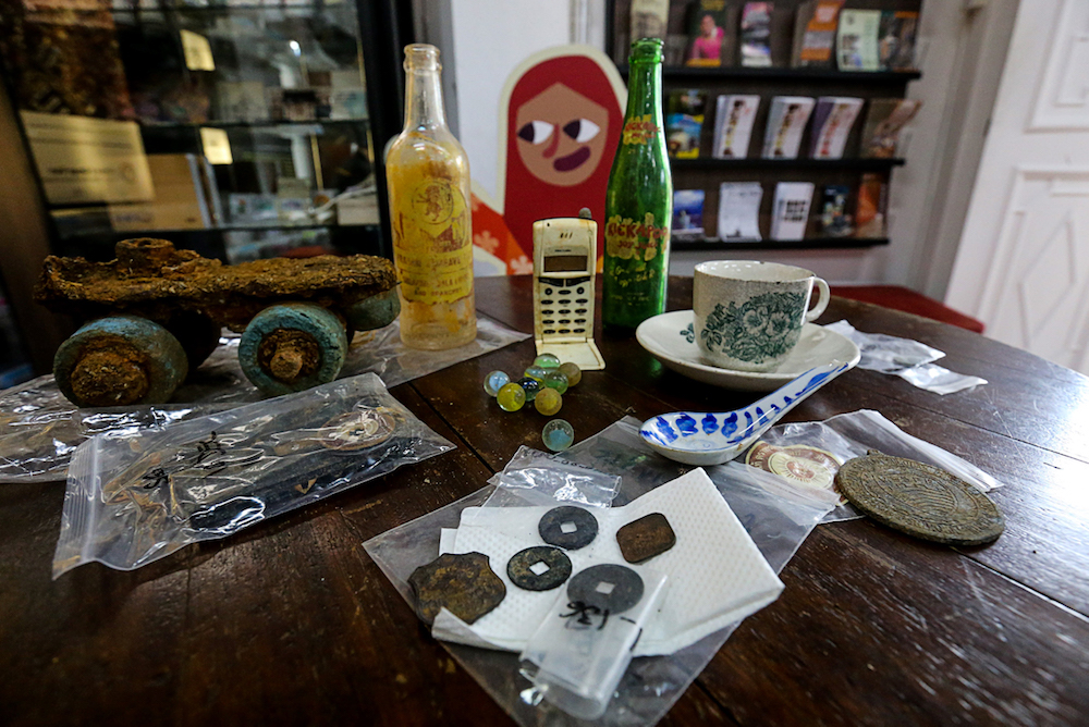 Some of the artefacts recovered from the excavation site at Sia Boey. u00e2u20acu201d Picture by Sayuti Zainudin