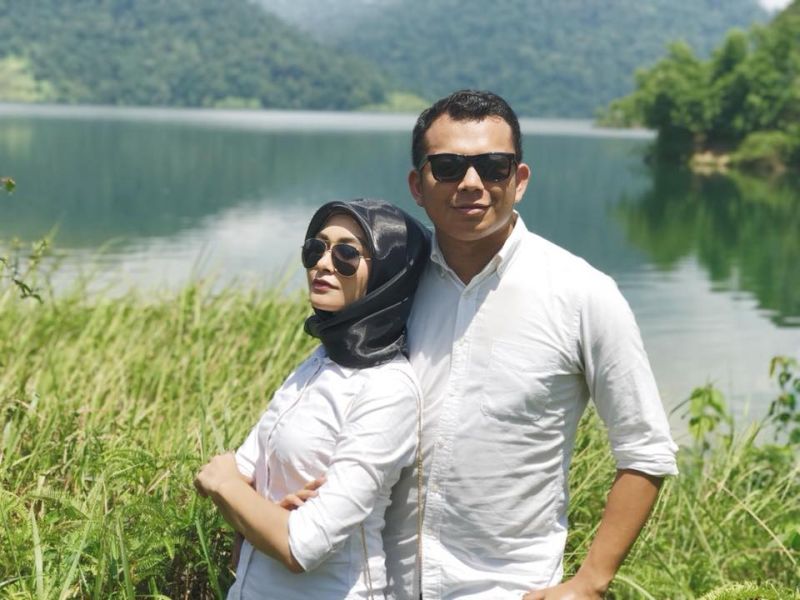 Young Shefura Othman dan Muhammad Masyhur Abdullah mendirikan rumah tangga pada September 2016. u00e2u20acu201d  Foto ihsan Facebook/Young Syefura