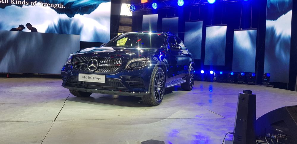 The GLC 300 Coupe AMG Line is equipped with the latest technologies such as Lane Tracking Package, Blind Spot Assist and MBA rear spoiler.