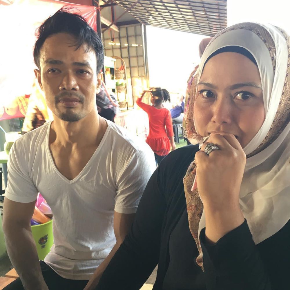 The college student says that her father stays fit by going to the gym and chowing down on lots of protein. — Picture from Instagram/bbnurish
