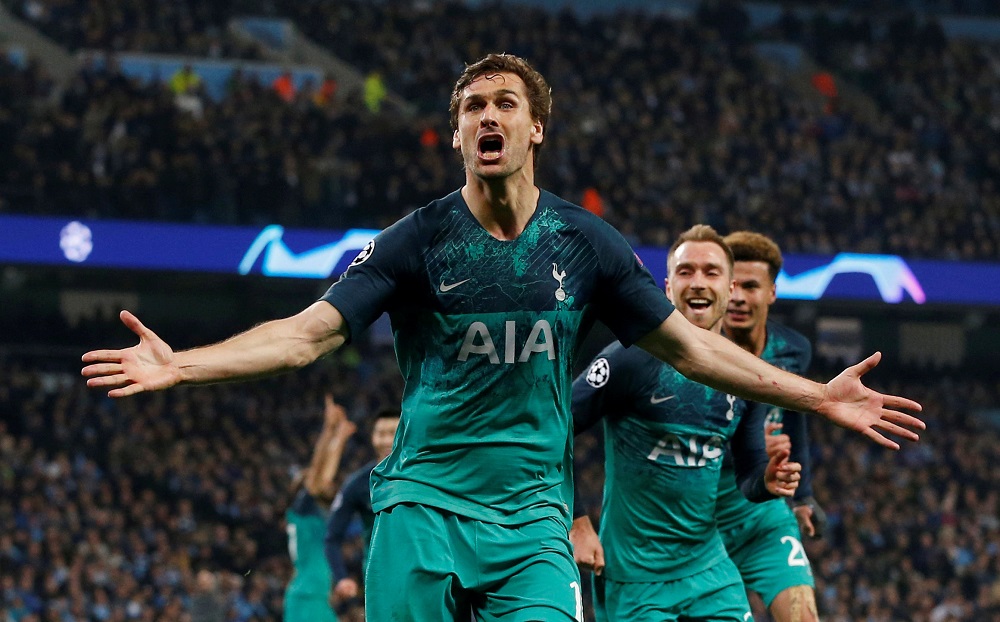 Tottenhamu00e2u20acu2122s Fernando Llorente celebrates scoring their third goal with team mates at the Etihad Stadium in Manchester April 17, 2019. u00e2u20acu201d Reuters pic