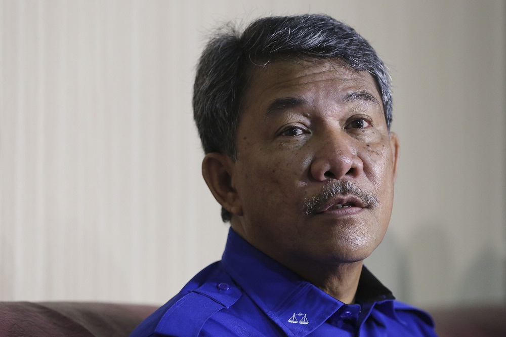 Barisan Nasional candidate for the Rantau by-election, Datuk Seri Mohamad Hasan, speaks during a press conference at Barisan Nasional command centre in Rantau April 1, 2019. u00e2u20acu201d Picture by Yusof Mat Isa