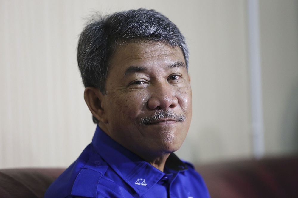 Barisan Nasional candidate for the Rantau by-election, Datuk Seri Mohamad Hasan, during a press conference at Barisan Nasional command centre in Rantau April 1, 2019. u00e2u20acu201d Picture by Yusof Mat Isa