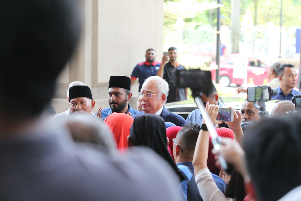 Datuk Seri Najib Razak arrives at the Kuala Lumpur Court Complex April 3, 2019. u00e2u20acu201d Picture by Ahmad Zamzahuri