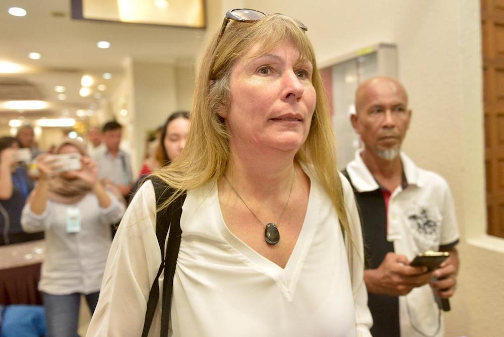 Sarawak Report editor Clare Rewcastle Brown arrives at the Kuala Lumpur Court Complex April 3, 2019. u00e2u20acu201d Picture by Mukhriz Hazim