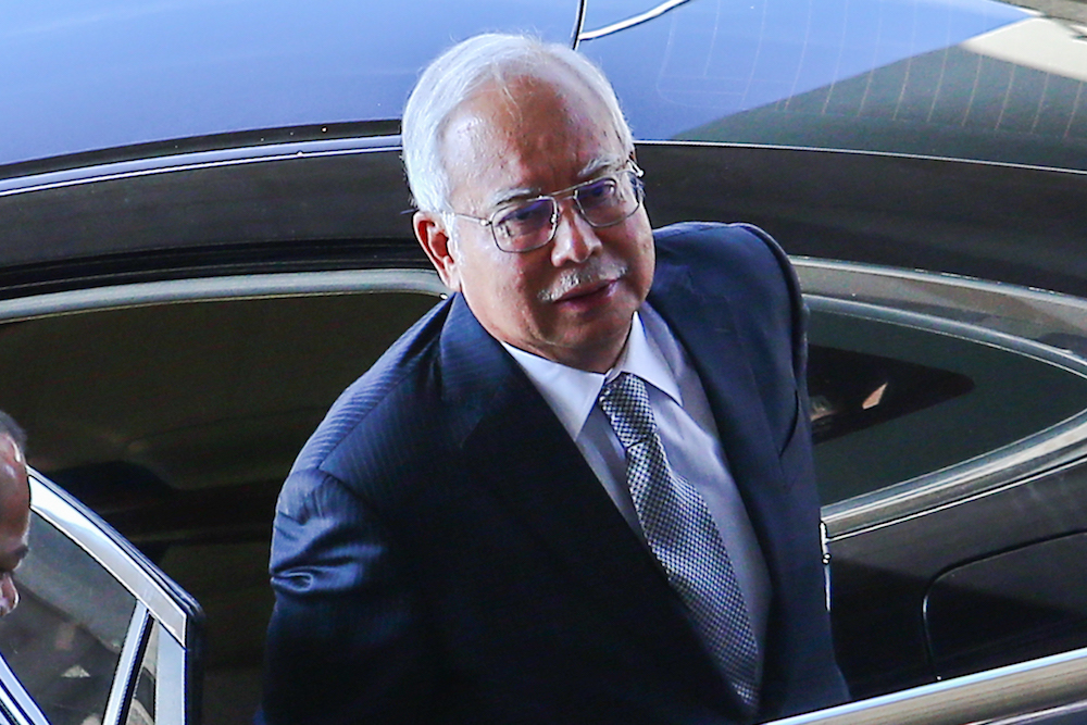 Datuk Seri Najib Razak arrives at the Kuala Lumpur Court Complex April 15, 2019. u00e2u20acu201d Picture by Hari Anggara