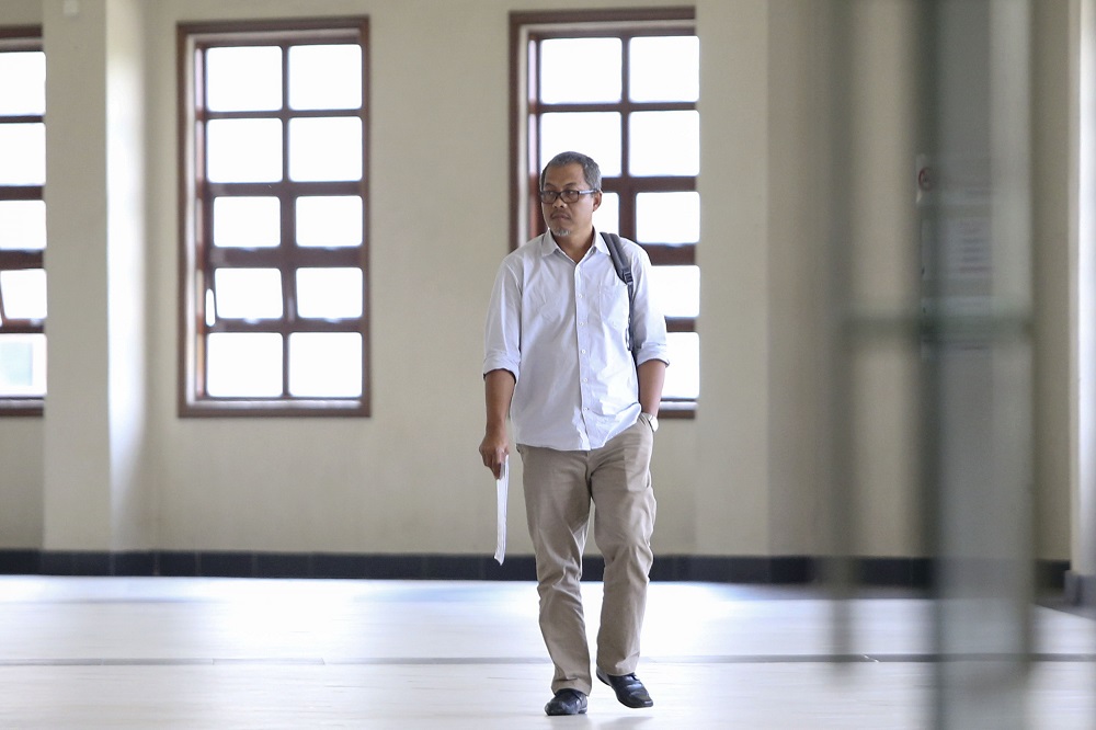 Interior designer Zulkarnain Mohamad of ABS Trend Master Sdn Bhd is pictured at the Kuala Lumpur High Court Complex April 18, 2019. u00e2u20acu201d  Picture by Yusof Mat Isa