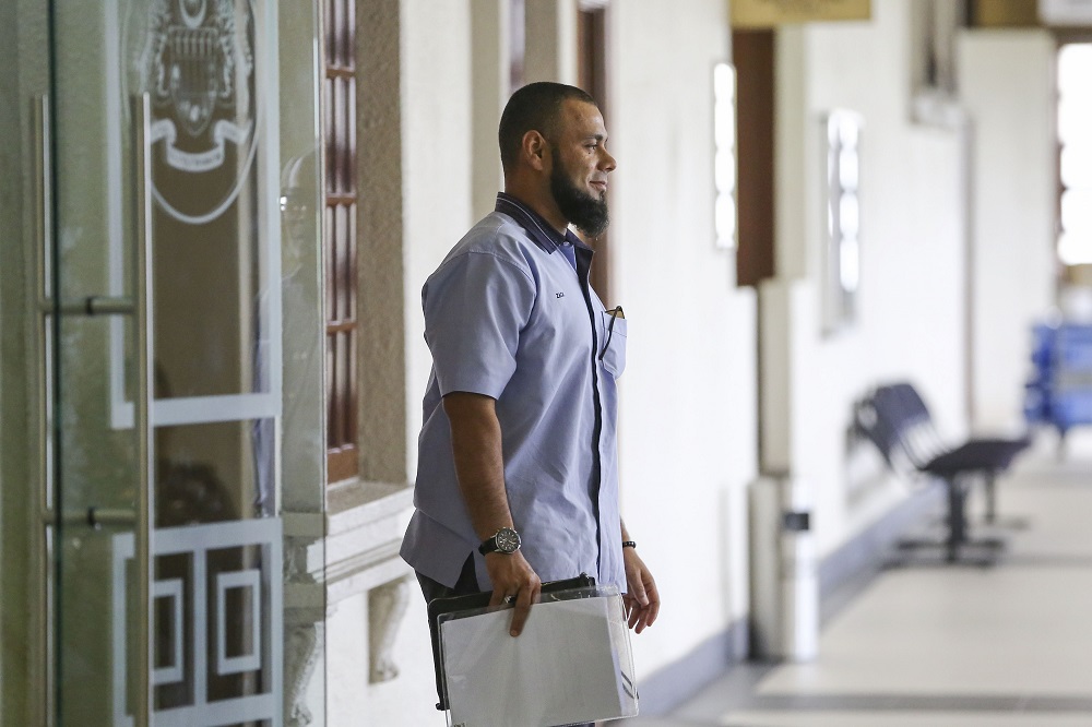 Mohammad Zakariyya Zearat Khan, owner of Moz (M) Sdn Bhd, is pictured at the Kuala Lumpur High Court Complex April 18, 2019. u00e2u20acu201d Picture by Yusof Mat Isa
