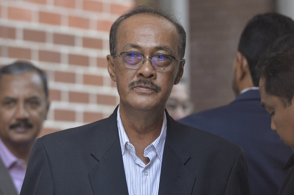 Former Perlis deputy police chief (retired) ACP Md Zukir Md Isa attends the Wang Kelian RCI at the Home Ministry in Putrajaya April 24, 2019. u00e2u20acu201d Picture by Mukhriz Hazim
