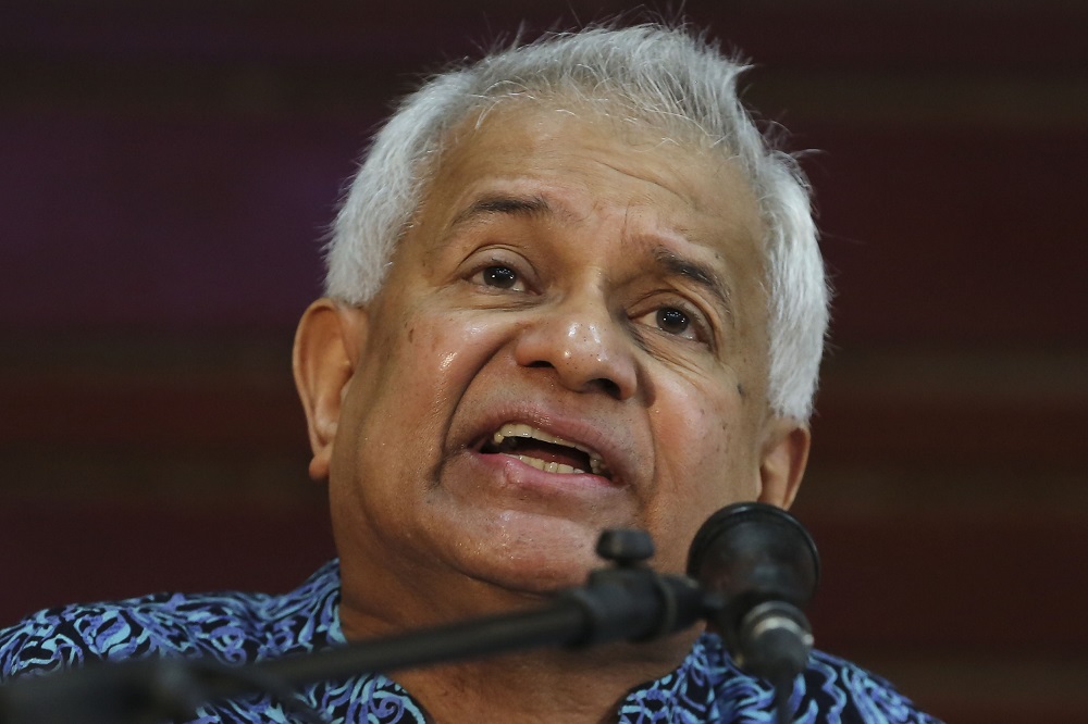 Attorney General Tommy Thomas speaks at the u00e2u20acu02dcMalaysia and Rome Statuteu00e2u20acu2122 forum at Universiti Malaya in Kuala Lumpur April 27, 2019. u00e2u20acu201d Picture by Yusof Mat Isa