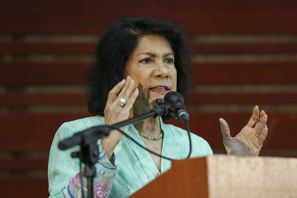 Datuk Noor Farida Mohd Ariffin speaks at the ‘Malaysia and Rome Statute’ forum at Universiti Malaya in Kuala Lumpur April 27, 2019. — Picture by Yusof Mat Isa