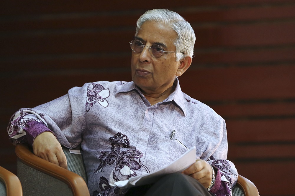 Prof Shad Saleem Faruqi at the ‘Malaysia and Rome Statute’ forum at Universiti Malaya in Kuala Lumpur April 27, 2019. — Picture by Yusof Mat Isa