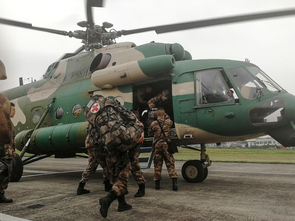Chinese soldiers board on a helicopter in Chengdu in Chinau00e2u20acu2122s southwestern Sichuan province April 1, 2019, as they prepare to rescue firefighters trapped by a forest blaze in Muli County. u00e2u20acu201d AFP pic