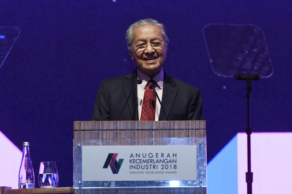 Tun Dr Mahathir Mohamad gives his address at the Industry Excellence Awards 2018 in Kuala Lumpur April 19, 2019. u00e2u20acu201d Bernama pic