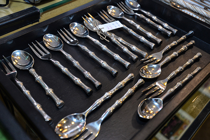 Beautiful cutlery that will dress up any party at your home.