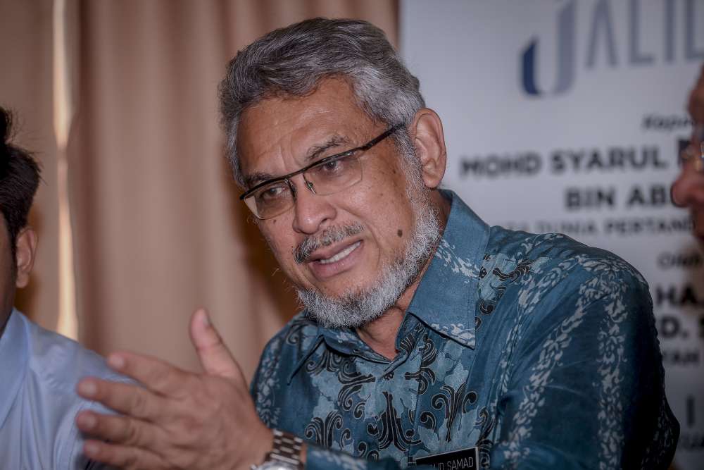 Federal Territories Minister Khalid Abdul Samad speaks during a press conference at Residensi Jalilmas Lebuhraya Bukit Jalil, April 18, 2019. u00e2u20acu2022 Picture by Firdaus Latif