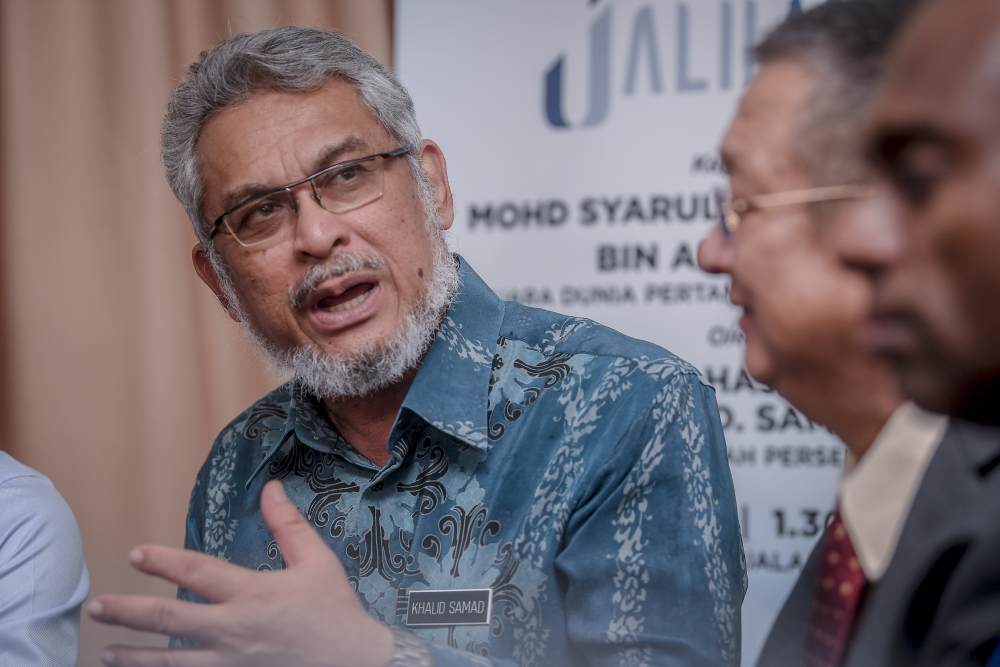 Federal Territories Minister Khalid Abdul Samad speaks during a press conference at Residensi Jalilmas Lebuhraya Bukit Jalil, April 18, 2019. u00e2u20acu2022 Picture by Firdaus Latif